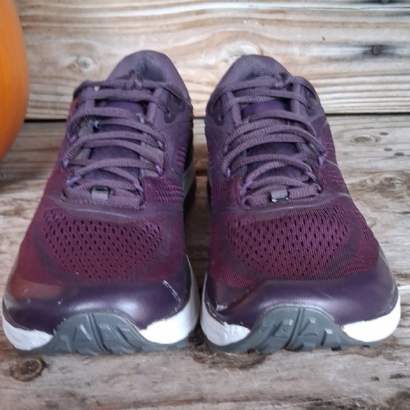 Stylish Women's Purple Athletic Shoes - Picture 6 of 16
